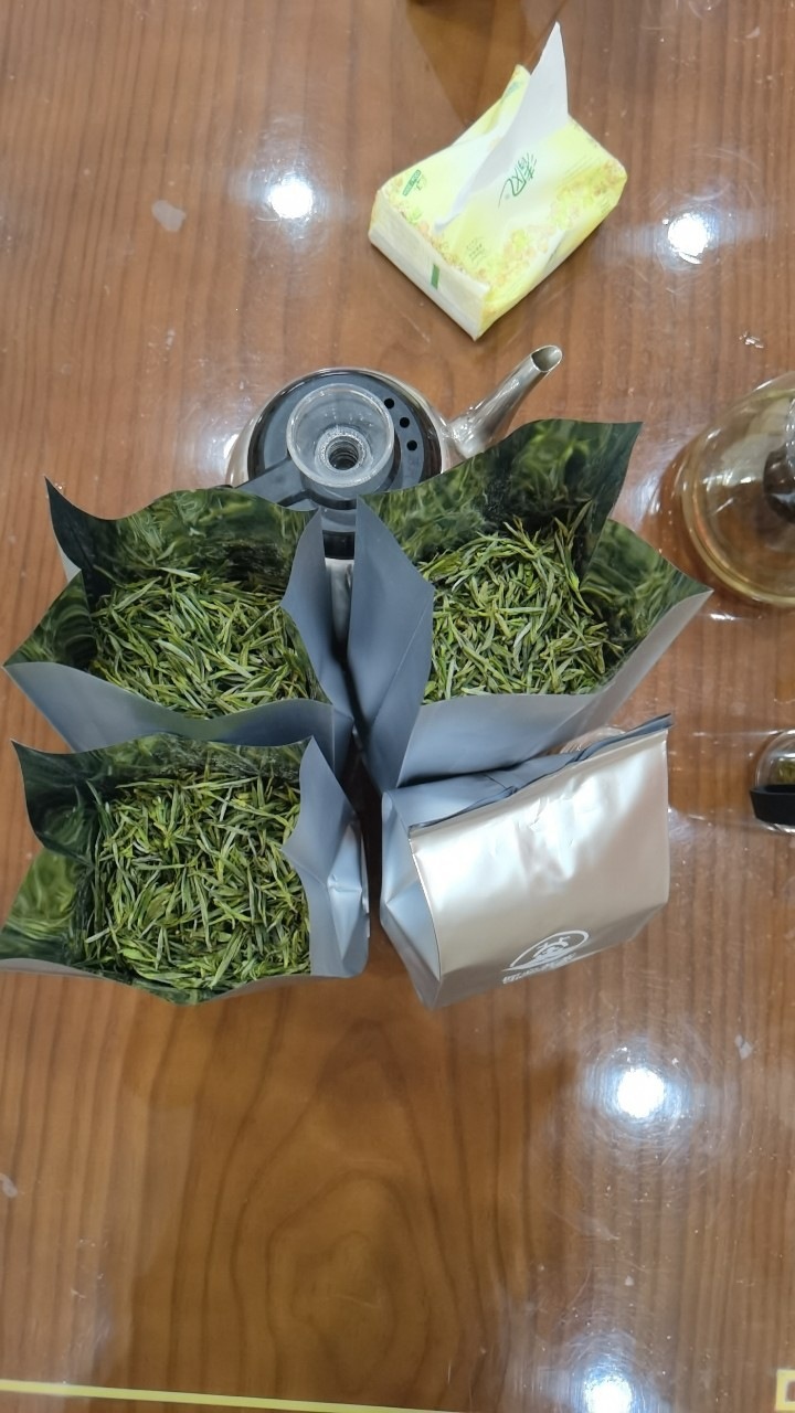 Huoshan Huangya Yellow Tea 2026 Spring Loose Leaf 250g Rich Aroma Grade One in use