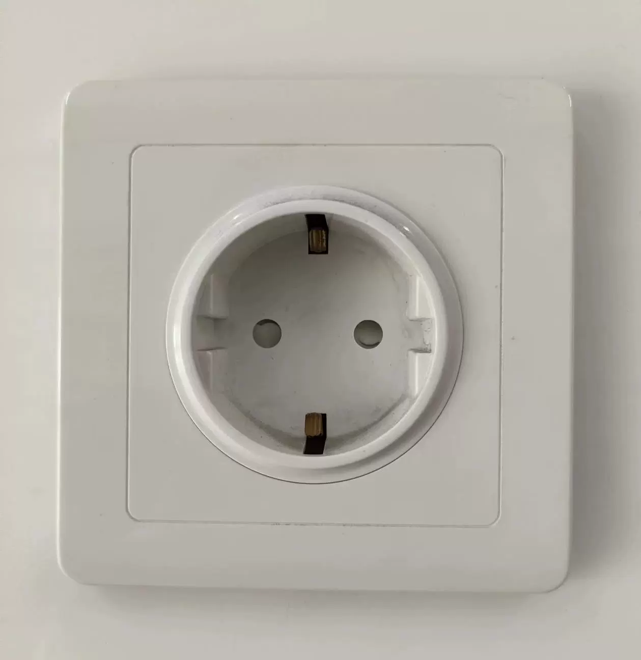 Luoge Wall Ultra-Thin Switch Panel - Lightweight, Multi-Config Electrical Socket Box with Light
