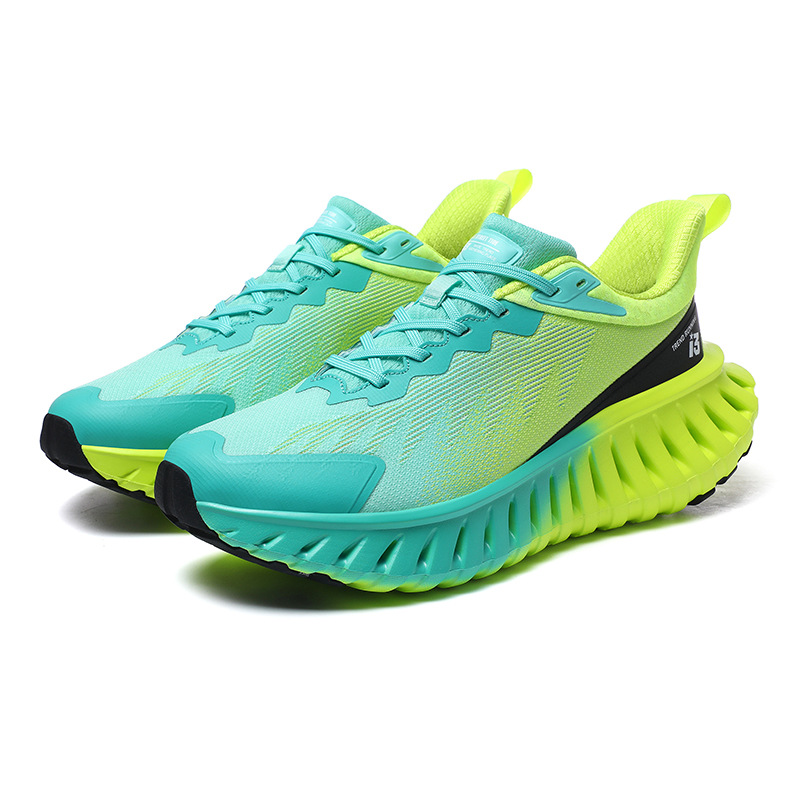 2025 nueva tendencia transfronteriza de verano pareja de moda zapatillas de deporte casuales transpirables con suela extraña zapatillas de correr de tamaño grande para hombres