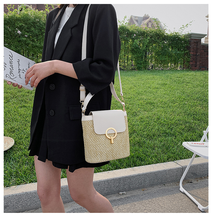 Handheld Damen Eimer Urlaub 2024 Frühjahr/Sommer neue Crossbody Stroh Rattan gewebt Mode kleine Tasche_voghion.com