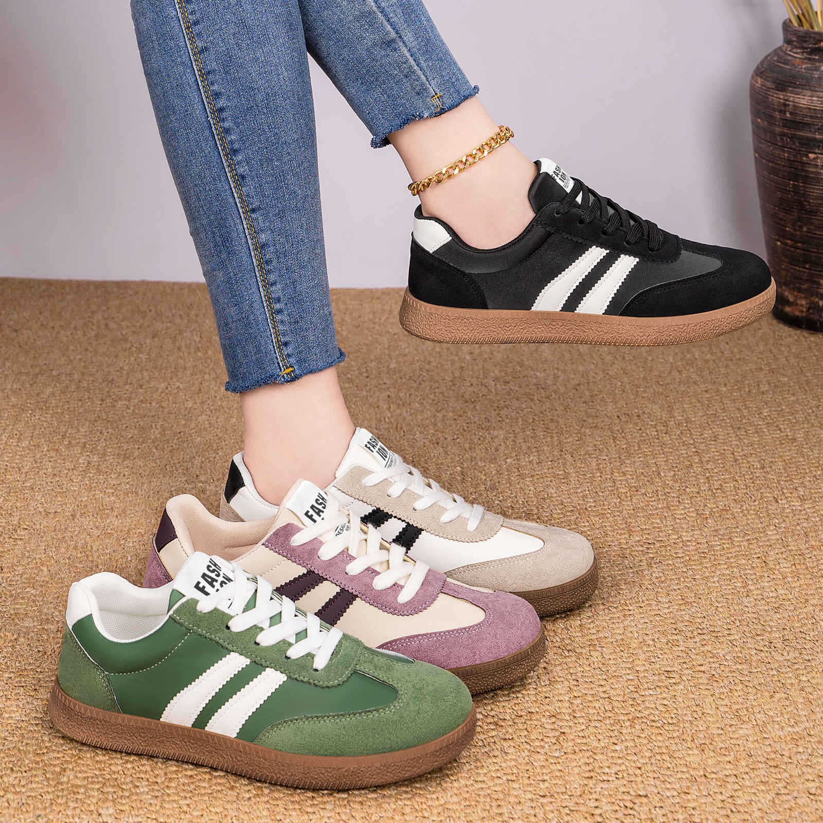Zapatos de entrenamiento retro de primavera de mujeres nuevos zapatos de skate casuales a rayas de color combinados con zapatos de estudiante suaves al por mayor
