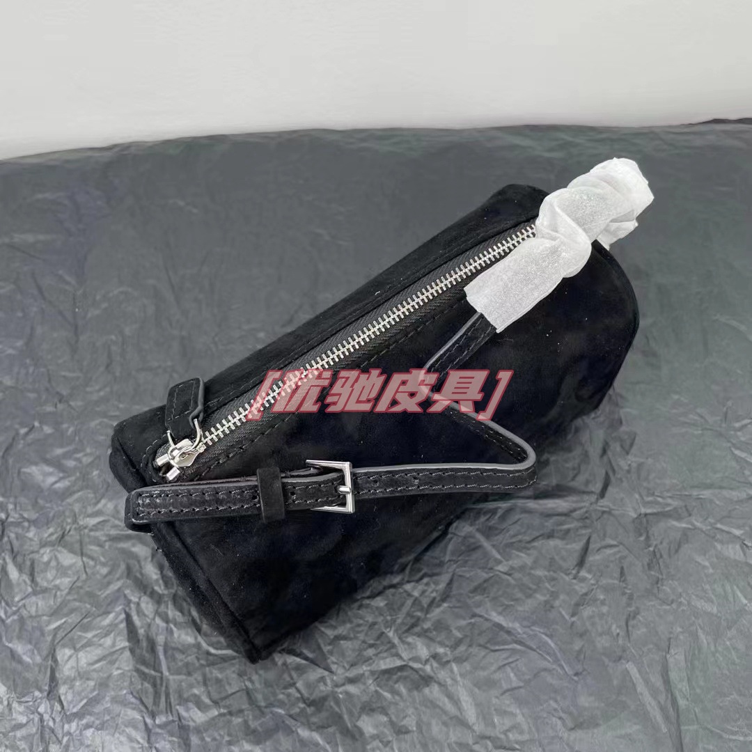 2024韩版小众牛皮包笔筒包90s迷你简约单肩斜挎圆筒包真皮笔袋包 - Thumbnail 13