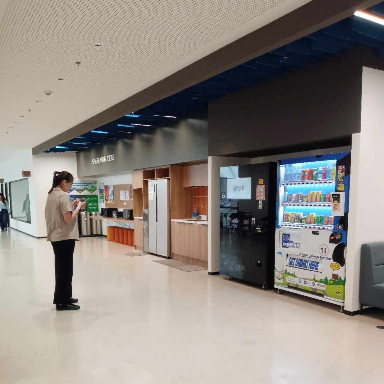 Máquina de venta de jugo de café no tripulada, cabecera comercial, máquina de café de molienda automática + menú de bebidas personalizado image 4