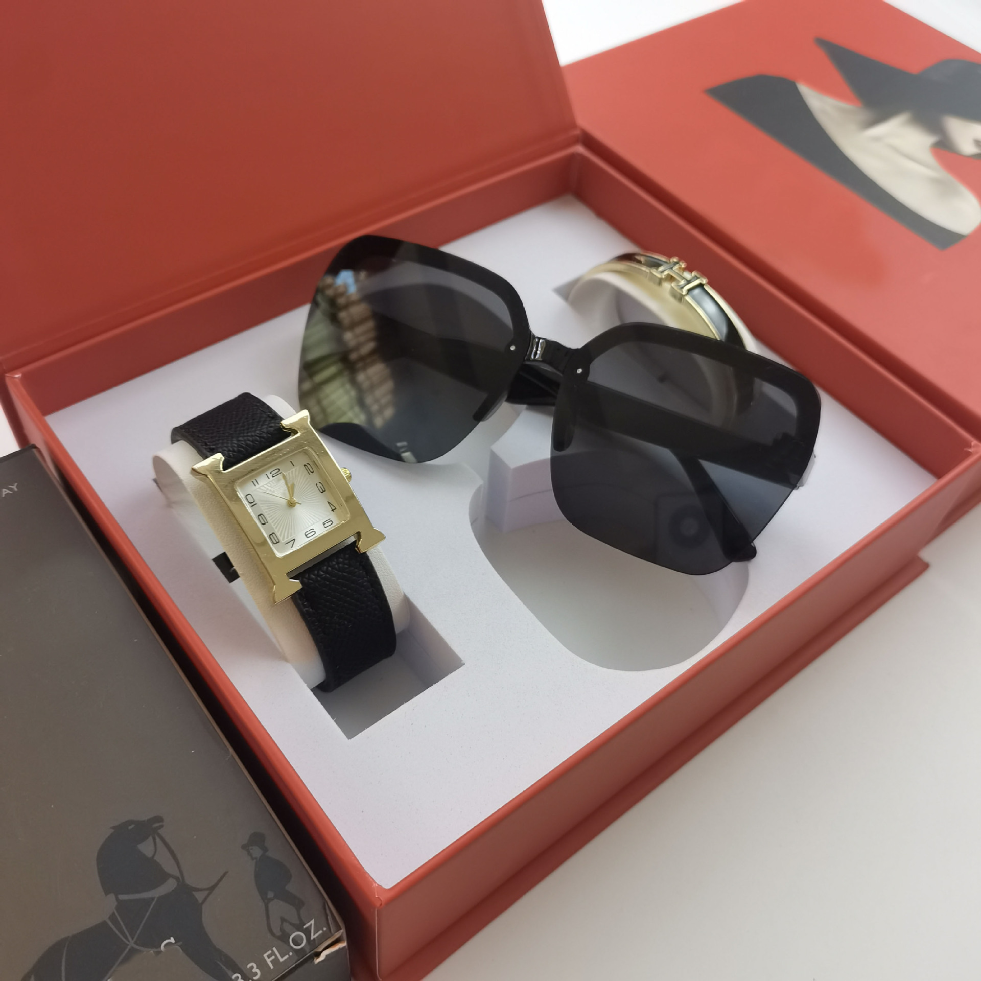 Glasses set h without diamonds gold black