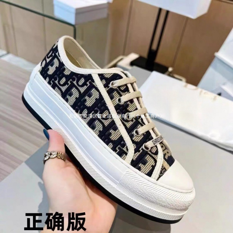 D Brand Embroidered Canvas Shoes for Women 2024 New Trendy Lace-Up White Sneakers with Thick Soles and Hidden Height Increase Casual Sports Shoes