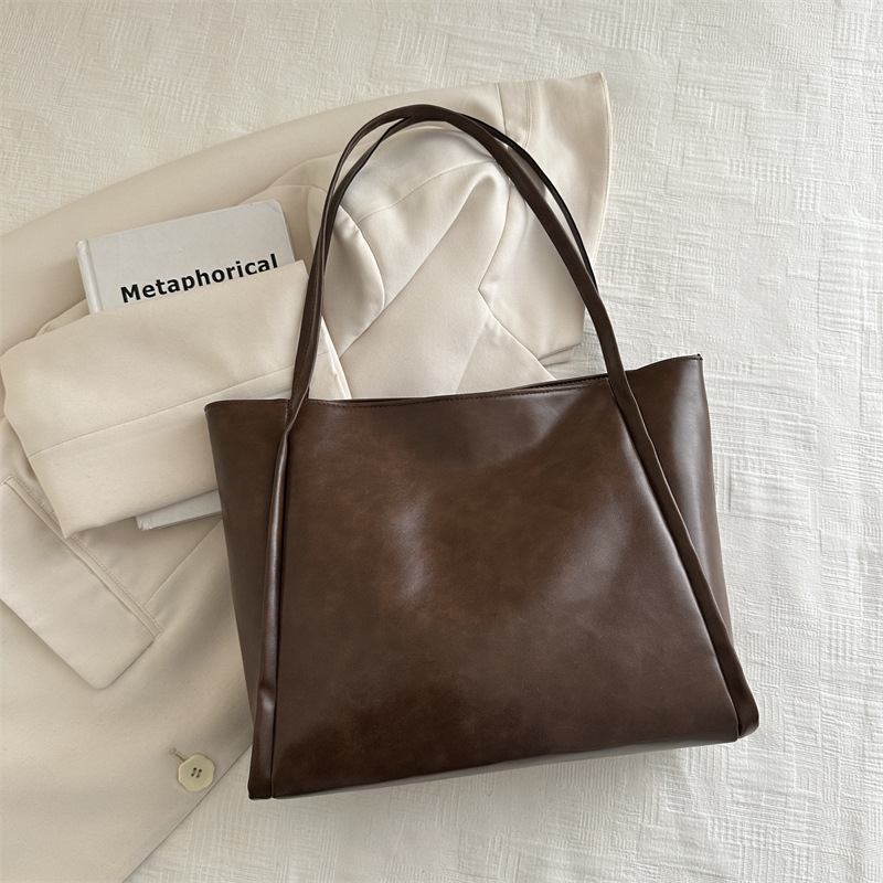 Marrón oscuro sin colgante