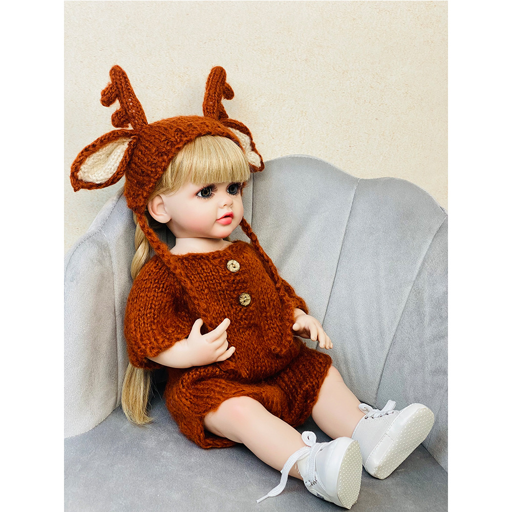 Muñeca suave artificial de 55cm, muñeco realista con cara sonriente, oso de fresa que puede entrar en el agua para acompañar el juguete de muñeca