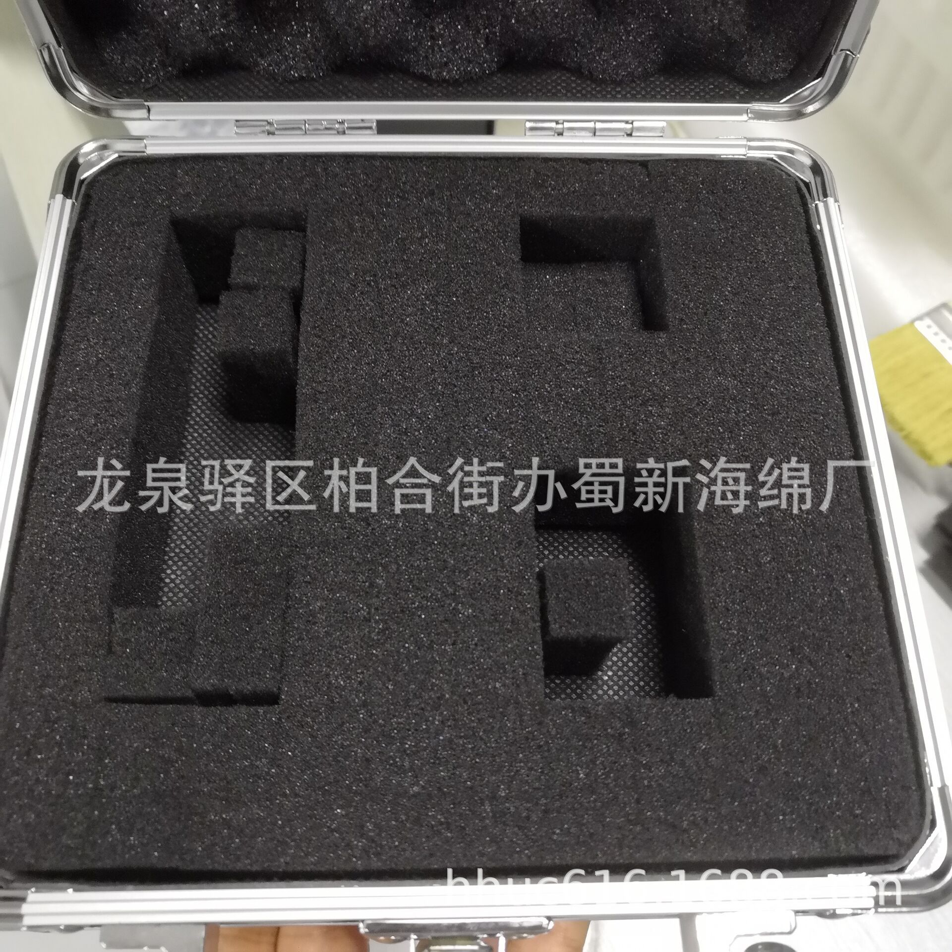 供应设备内衬防撞格子海绵/铝箱内托手撕海绵/任意掏孔聚氨酯海绵