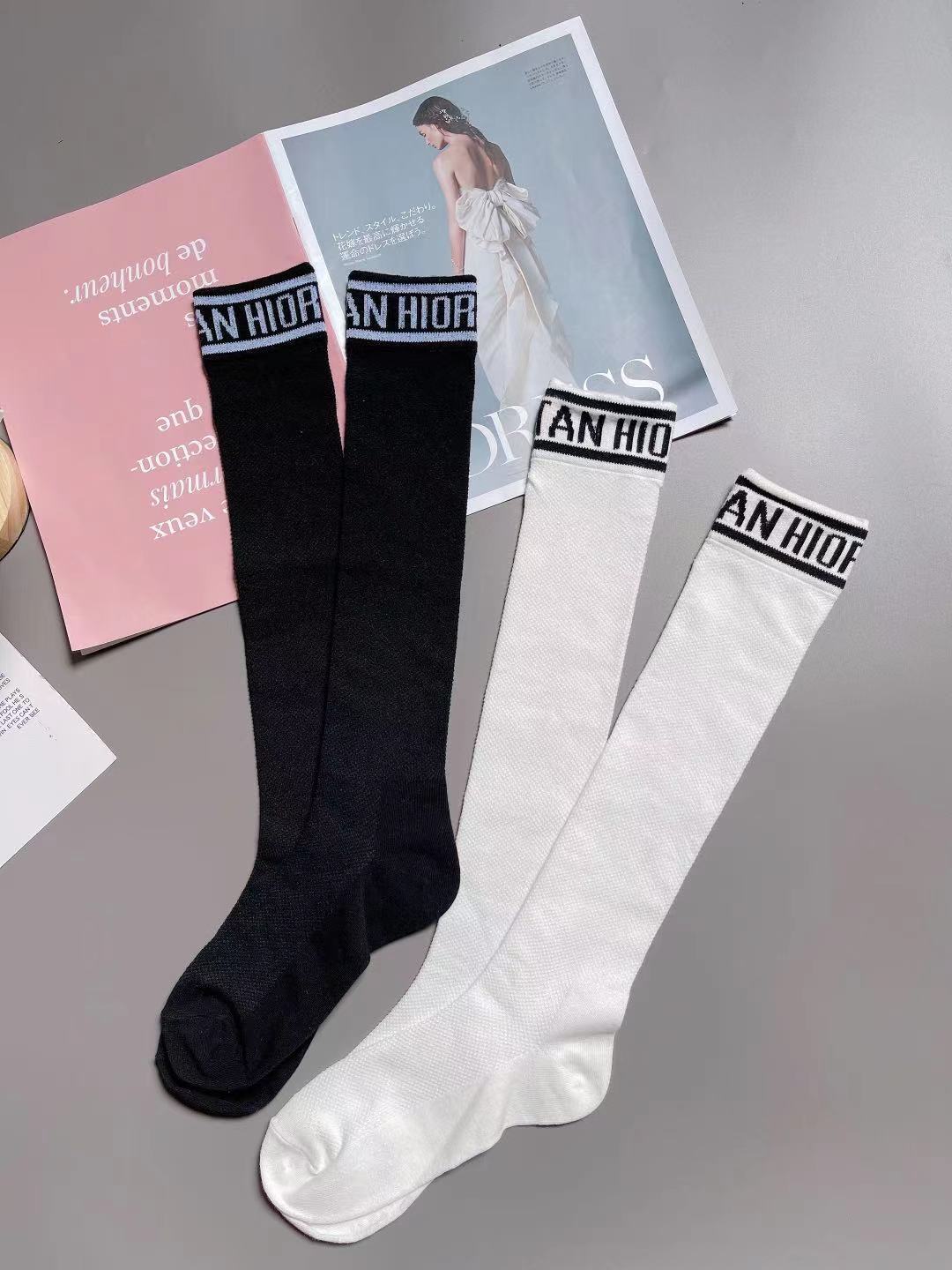 유럽 양말 사교계 스타일 메쉬 무릎 양말 트렌디 스타킹 스포츠 얇은 다리 양말의 그물 인기 문자 대비 색상