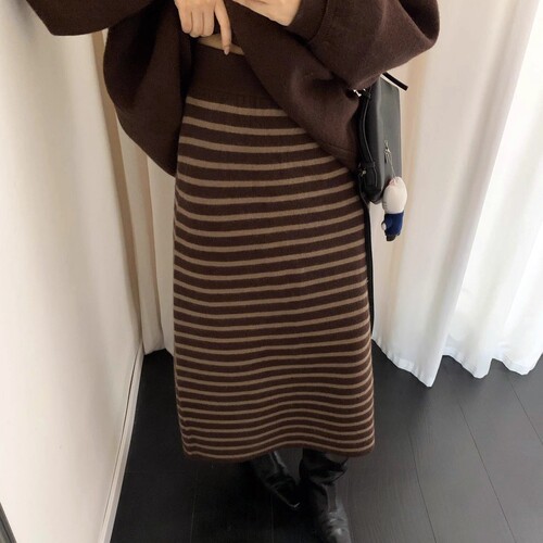 Grey Retro Striped Knit A-line Skirt for Women - Winter Korean Style Medium Length Skirt for a Slimming and Versatile Look