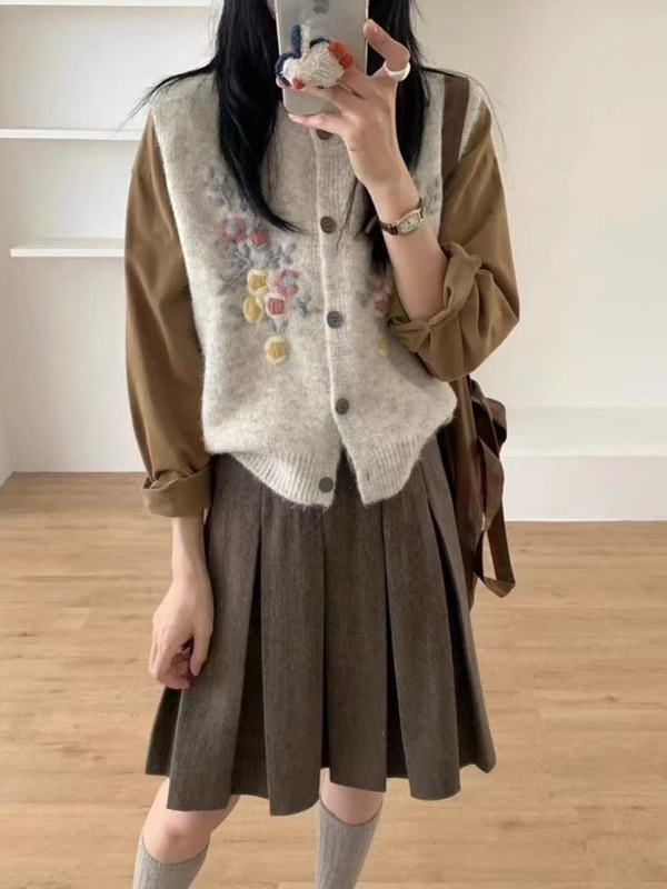 设计感立体绣花圆领针织马甲女2025春秋新款韩系叠穿洋气外搭背心|undefined