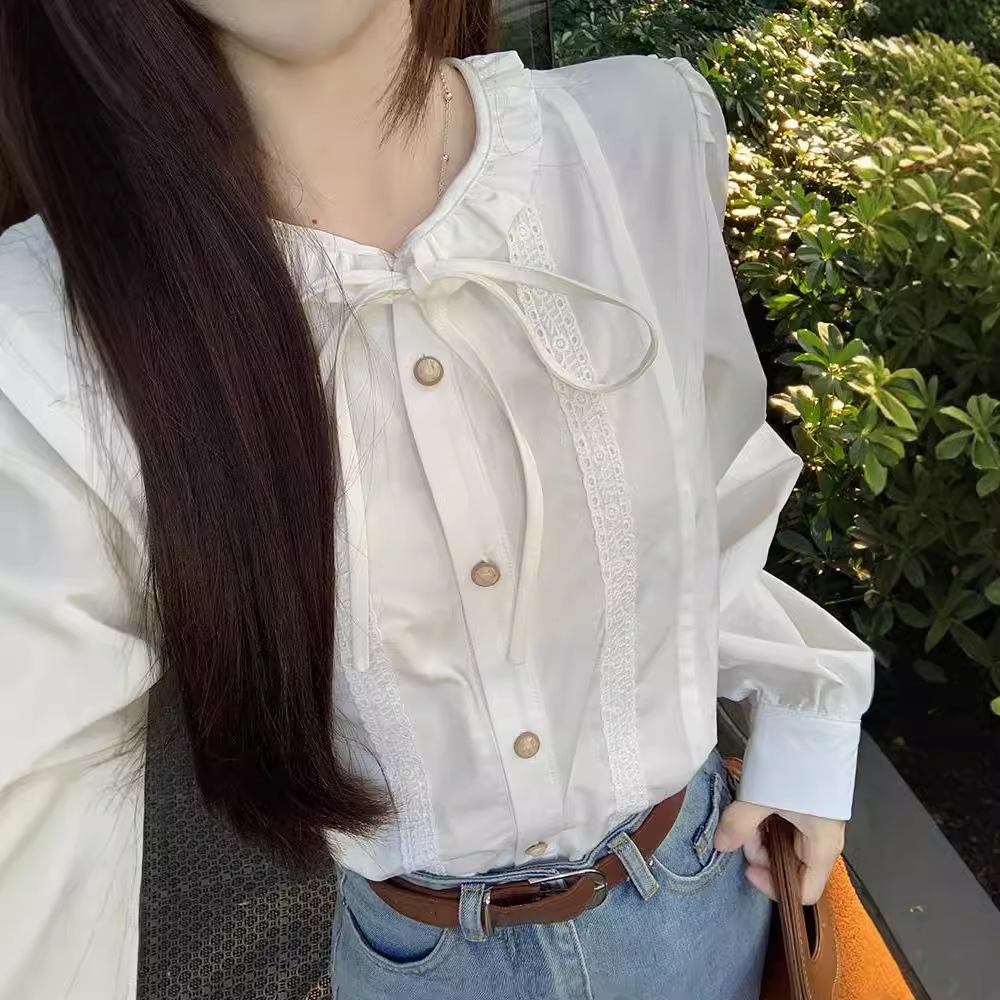 2024 화이트 인형 셔츠 새로운 디자인 센스 틈새 가을 셔츠 작은 셔츠 세련된 프랑스 긴 소매 탑
