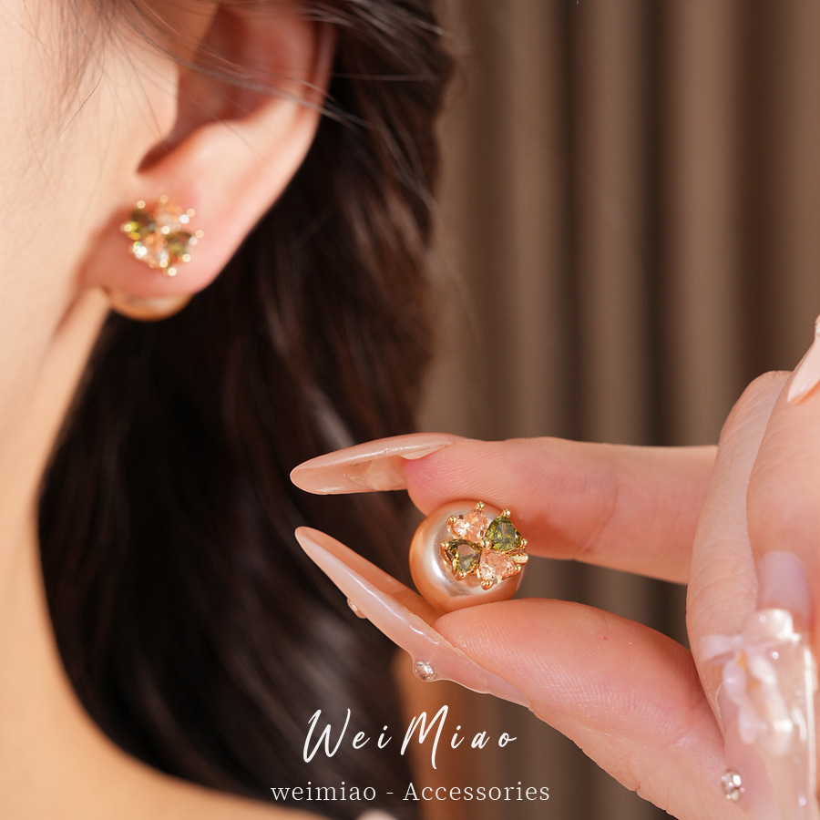 Agujas de plata zircon flores de hierba afortunada perlas perlas temperamento simple estilo amplio aretes ligero de lujo alta sensación de aretes image 3