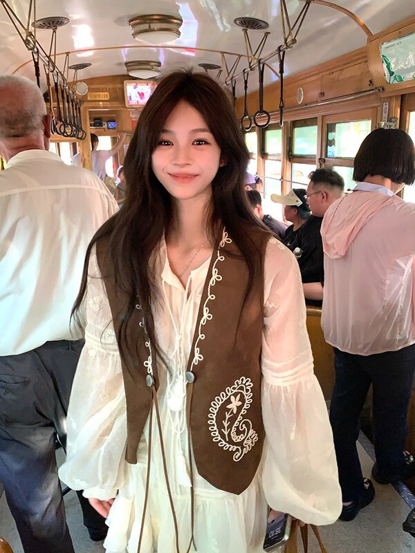 Adan麂皮绒立体刺绣马甲秋季美拉德复古百搭设计感背心无袖上衣女|undefined