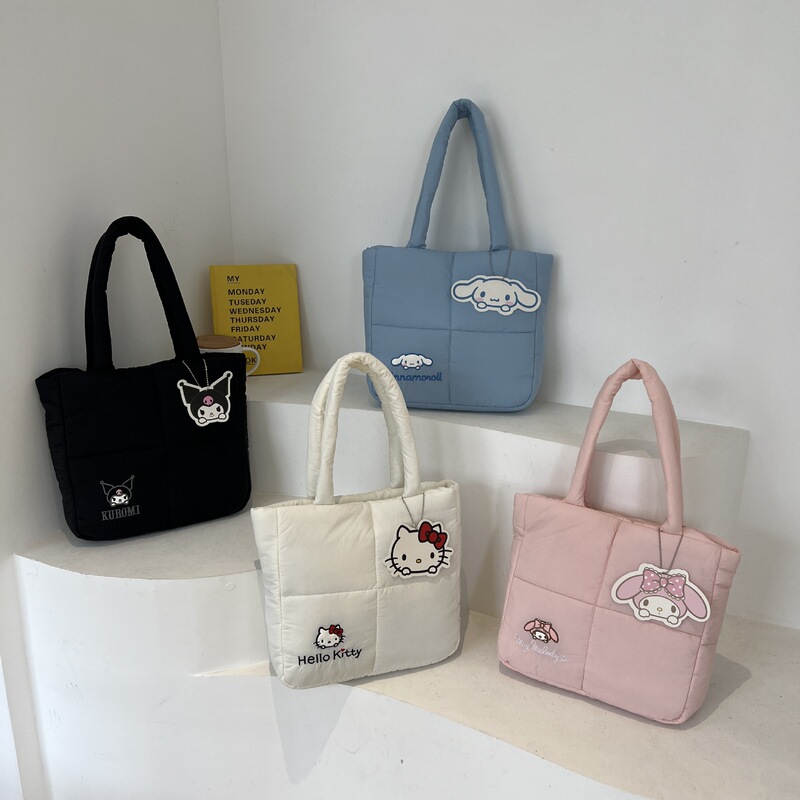 Genuine Sanrio down Cloth New Handbag Cosmetic Bag Toiletry Bag Hand Lunch Box Bag Snack Bag Mommy Bag Genuine Sanrio down Cloth New Handbag Cosmetic Bag Toiletry Bag Hand Lunch Box Bag Snack Bag Mommy Bag