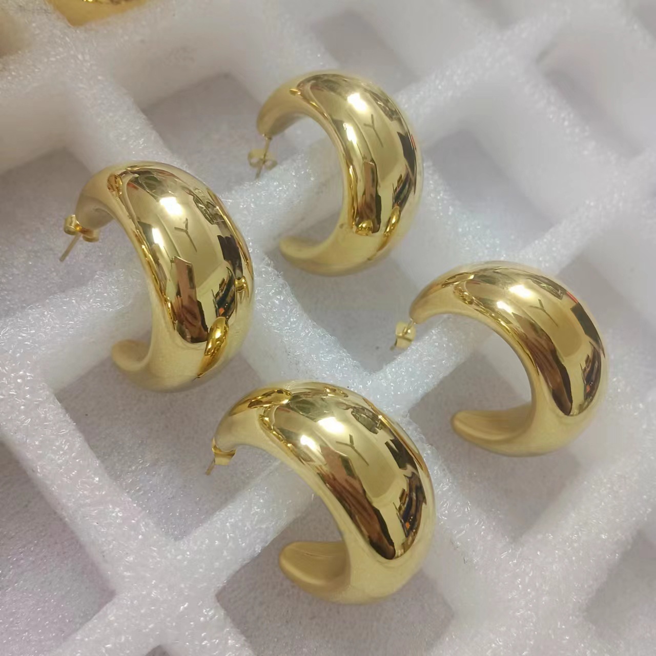 304 Stainless Steel Ear Needle Material 18K Gold Plated Plating Material 1 Pair Vintage Style C Shape Geometric Plating Stainless Steel 18K Gold Plated Ear Studs