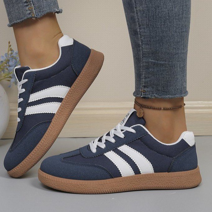 Zapatos de entrenamiento de base plana para mujeres 2025, primavera y otoño, zapatos de skate de comercio exterior de tamaño grande, zapatos casuales de moda, zapatos blancos para mujeres