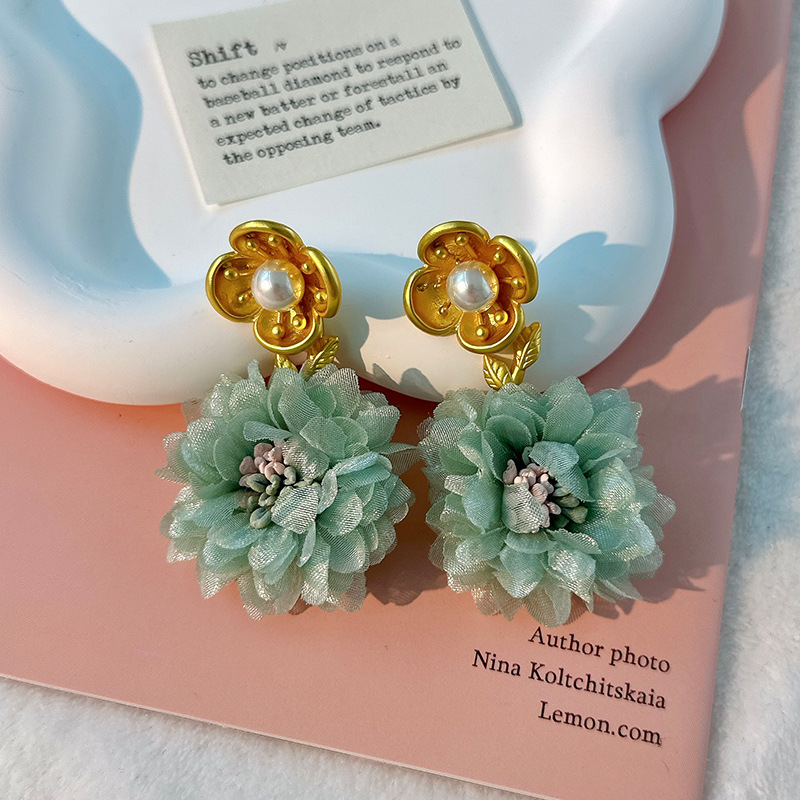 Elegant Vacation Artistic Flower Alloy Cloth Women's Drop Earrings display picture 3