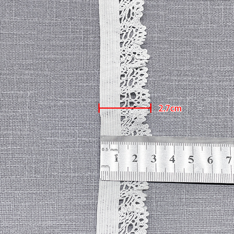 �ֻ��������ڻ����οո��� �·�ȹ��ƴ���е���˿���߰�ɫ���