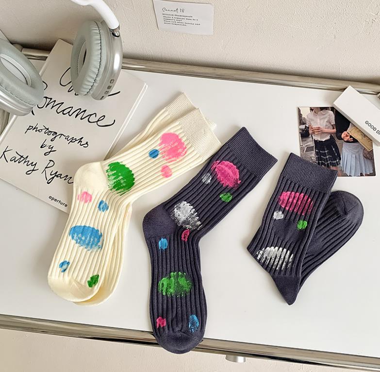Frau Dame Japanischer Stil Graffiti Baumwolle Crew Socken Ein Paar display picture 6