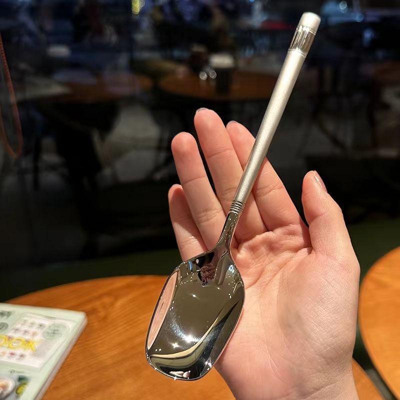 洗練されたスプーン高颜値家庭用スプーンはご飯スプーンを食べてスイカスプーンステンレススプーンのサブネット赤スプーンを食べます|undefined