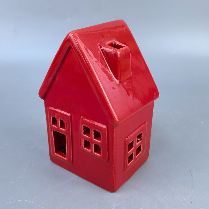 Decoración hueca de la casa de Navidad, cerámica europea, casa de Navidad, decoración de candelabro de luz LED, pintura de esmalte de perlas