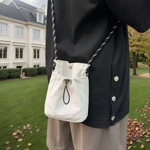 极简风手机包女日韩轻薄帆布零钱包新款休闲百搭轻便单肩斜挎小包