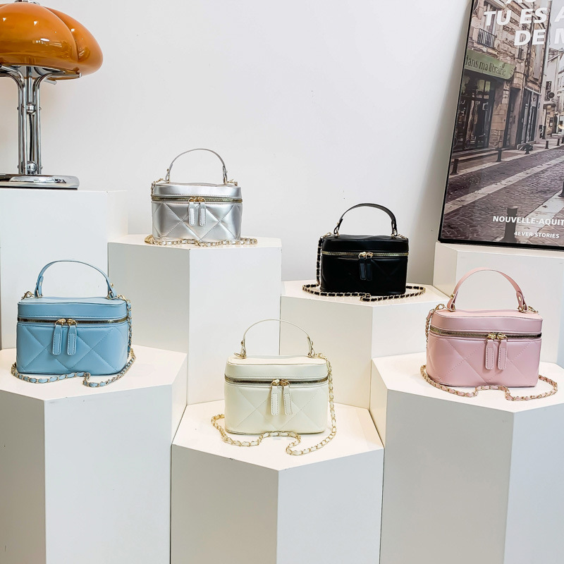 Small Fragrant Style Chain Bag Versatile Mini Embossed Chain Small Bag 2024 New Handbag Fashionable Shoulder Crossbody Bag