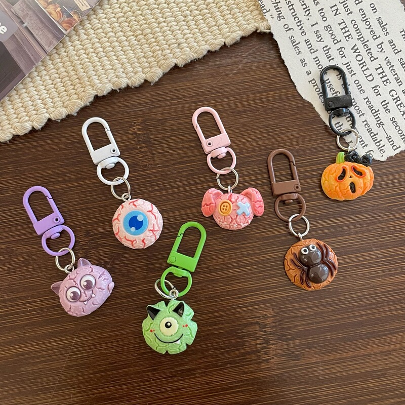 Cute Big-Eyed Monster Keychain Decorative Pendant Backpack Charm Creative Halloween Quirky Accessory for Girls