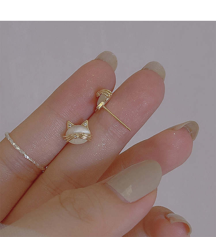 6g Weight Cat's Eye Stone, Zircon Inlay Material Ear Studs Classification 1 Pair Quantity Holiday, Daily Occasion Copper Material Four Leaf Clover, Cat, Flower Pattern Women's Gender Plating, Inlay Design Simple Style Style 1 Pair Simple Style Four Leaf Clover Cat Flower Plating Inlay Copper Cat's Eye Stone Zircon Ear Studs 9