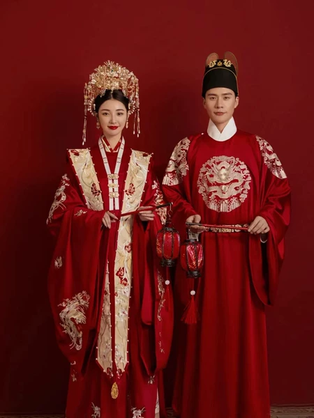Burgundy Hanfu Couple One, including two sets of clothes (one size fits all)