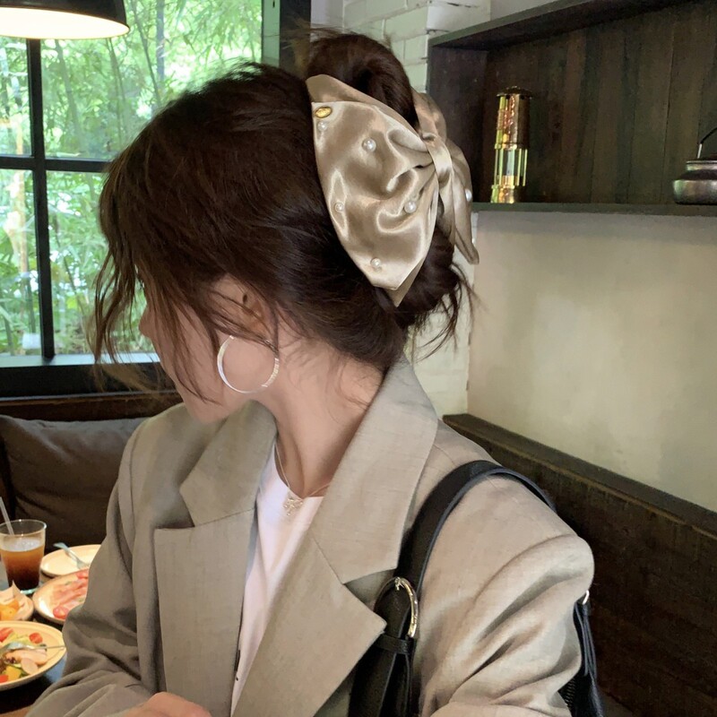 法式珍珠蝴蝶结抓夹光泽感缎面贝壳发抓鲨鱼夹饱满后脑勺发爪发饰|undefined