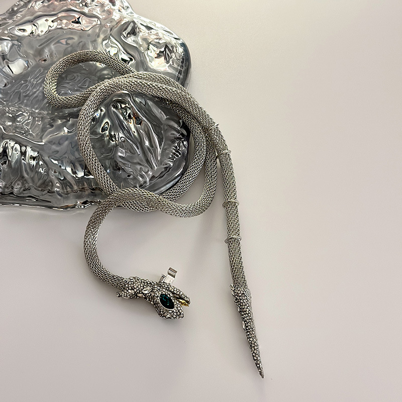 Collier serpent à pampilles avec strass pour femme_voghion.com