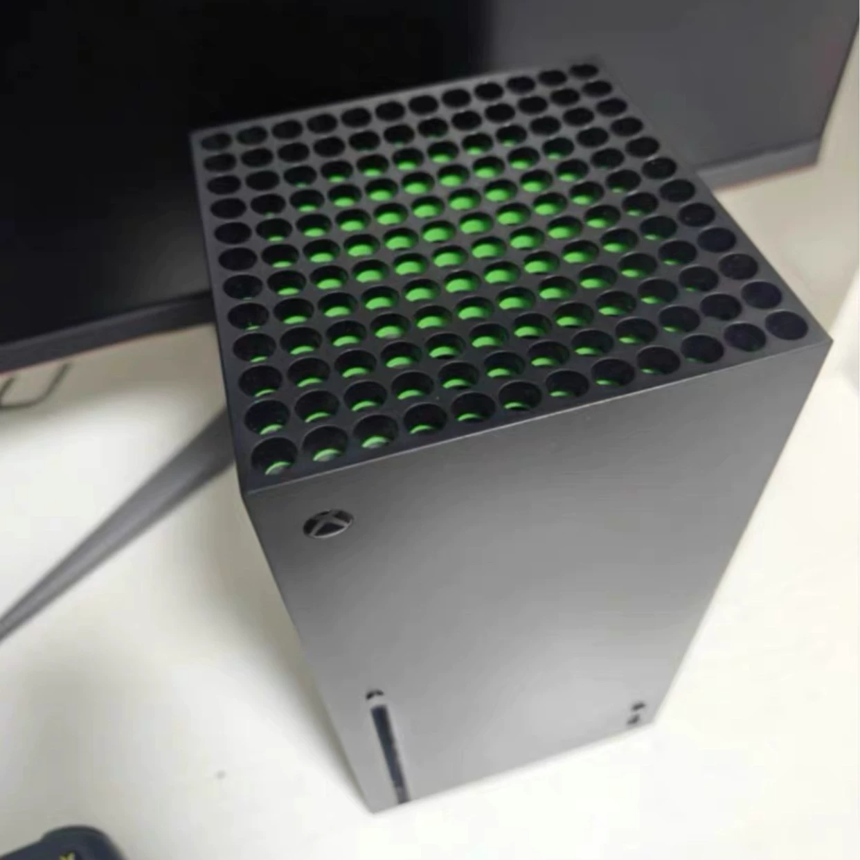 Игровая консоль (Xbox) Xbox Series X, 1 ТБ, восстановленная, с одним геймпадом