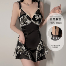 瑰若丝滑缎面内衣甜美蝴蝶绣花纯欲诱惑加胸垫吊带睡裙套装M6174