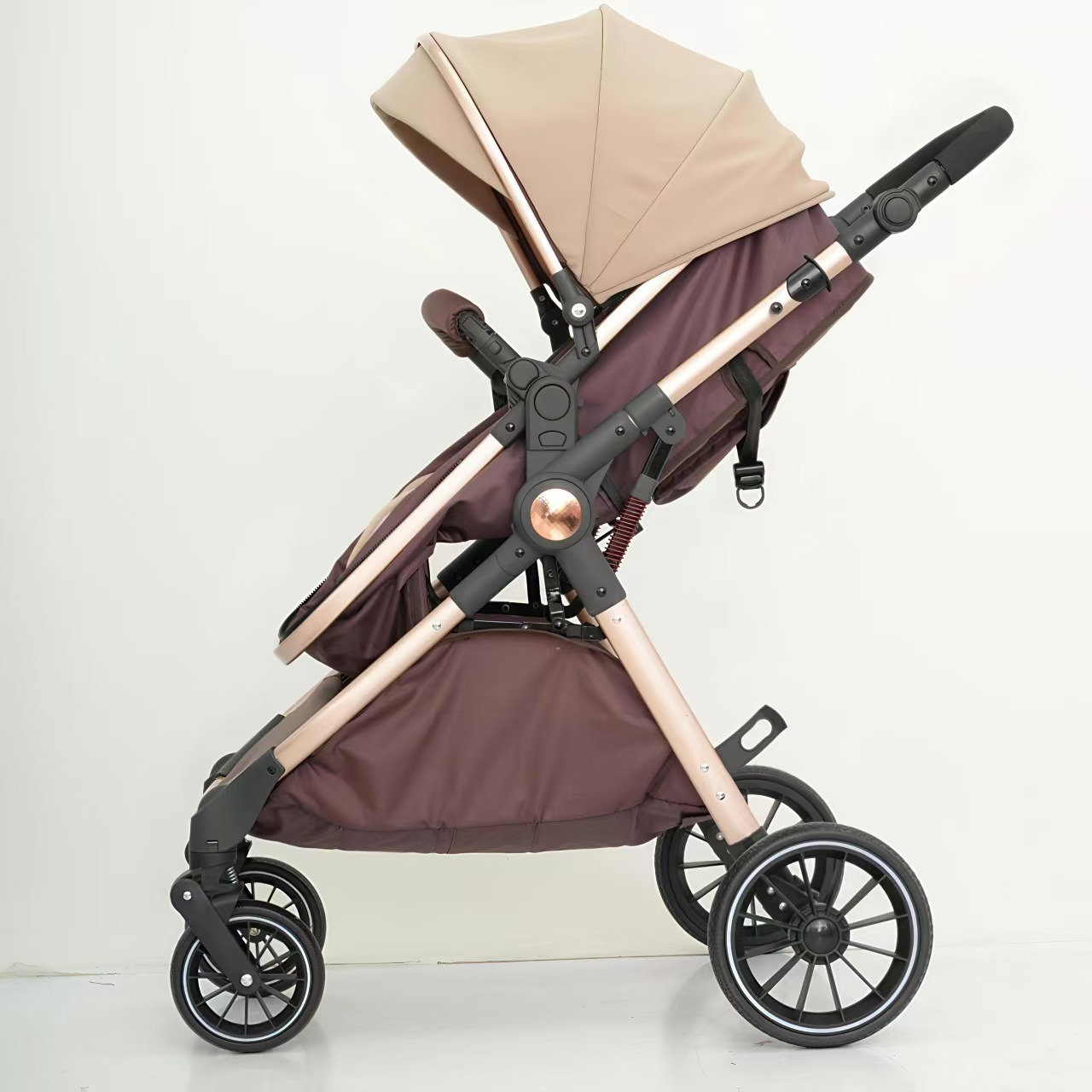 Customized High Landscape Baby Stroller Can Be Reversed Folding Good Storage