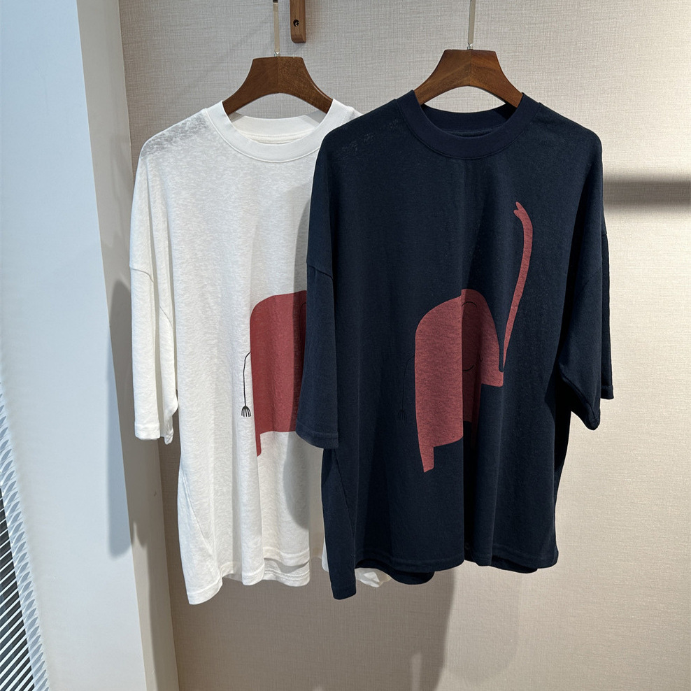 This is a personal favorite: a super comfortable short-sleeved T-shirt with an elephant print made of high-twist cotton.