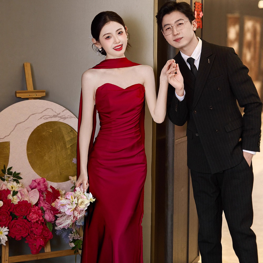 红色敬酒服2025新款新娘婚礼订婚礼服抹胸连衣裙夏季高级感晨袍女
