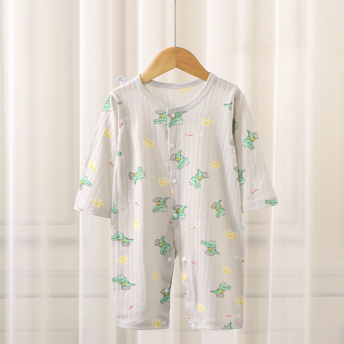 긴 등반 쌍의 얇은 회색 노란색 녹색 공룡