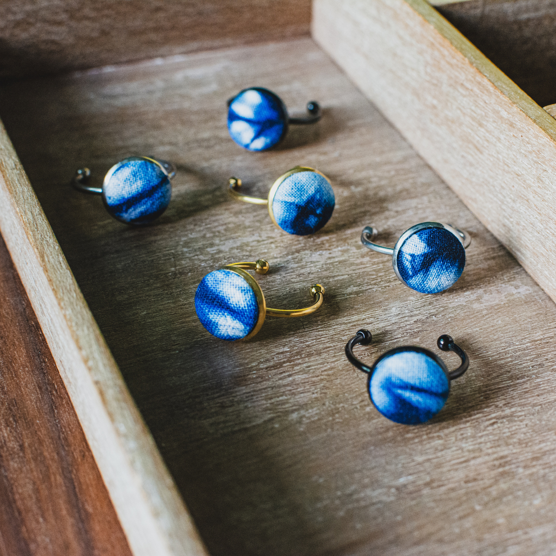 작은 신선한 블루 타이-염료 링 스테인레스 스틸 조정 간단한 커플의 학생 반지 맞춤형 보석