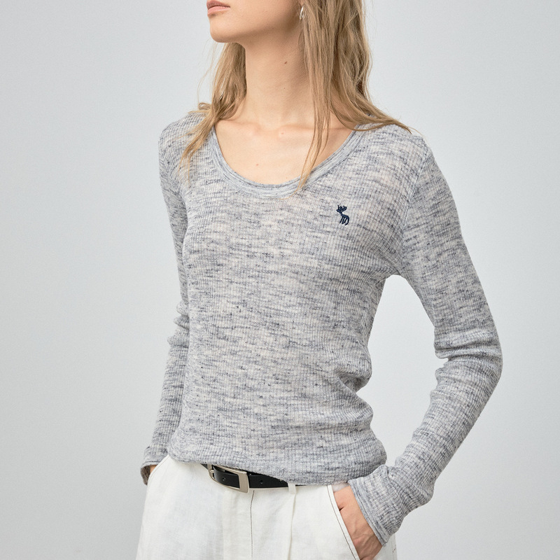 Old Money style linen knit long-sleeve T-shirt, slimming base layer, autumn/winter, delicate small embroidery, U-neck, layered knit top for women Old Money style linen knit long-sleeve T-shirt, slimming base layer, autumn/winter, delicate small embroidery, U-neck, layered knit top for women