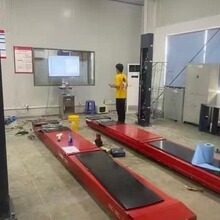 富仕达战鹰高端无接触式技术3D汽车四轮定位仪