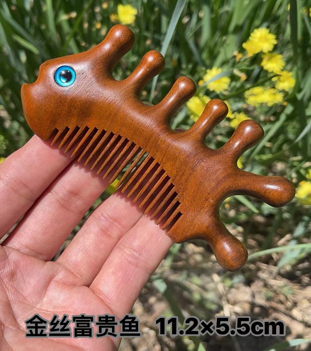 Peine de masaje de sándalo verde al por mayor Peine de madera de sándalo meridiano Peine de madera de sándalo dorado Peine de pescado auspicioso Peine de costillas Peine de sándalo