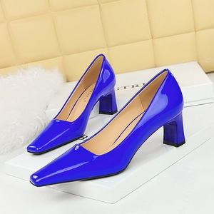 6186-1 European and American Style Fashion Simple High Heels, Thick Heels, Shallow Mouth Square Head, Shiny Lacquer Leat