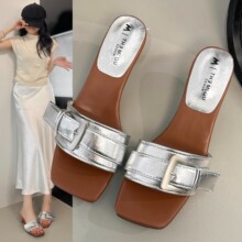 香港复古皮带扣露趾拖鞋女2026春季新款百搭休闲方头细跟一字拖鞋