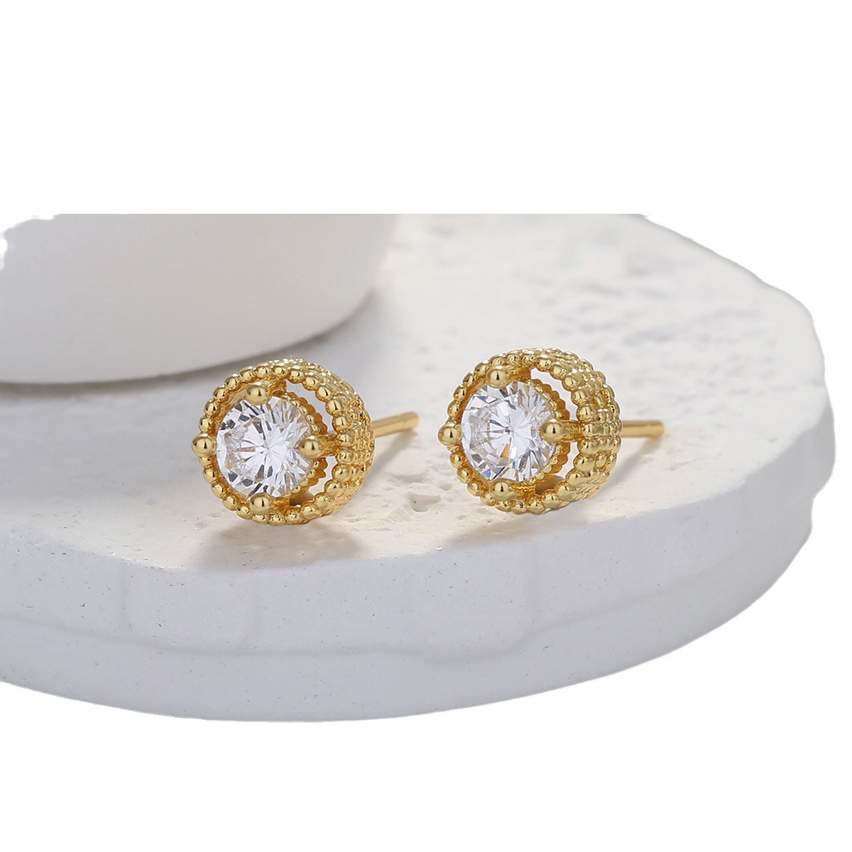 Hot selling new product French palace style round color simulation women's popular earrings_voghion.com
