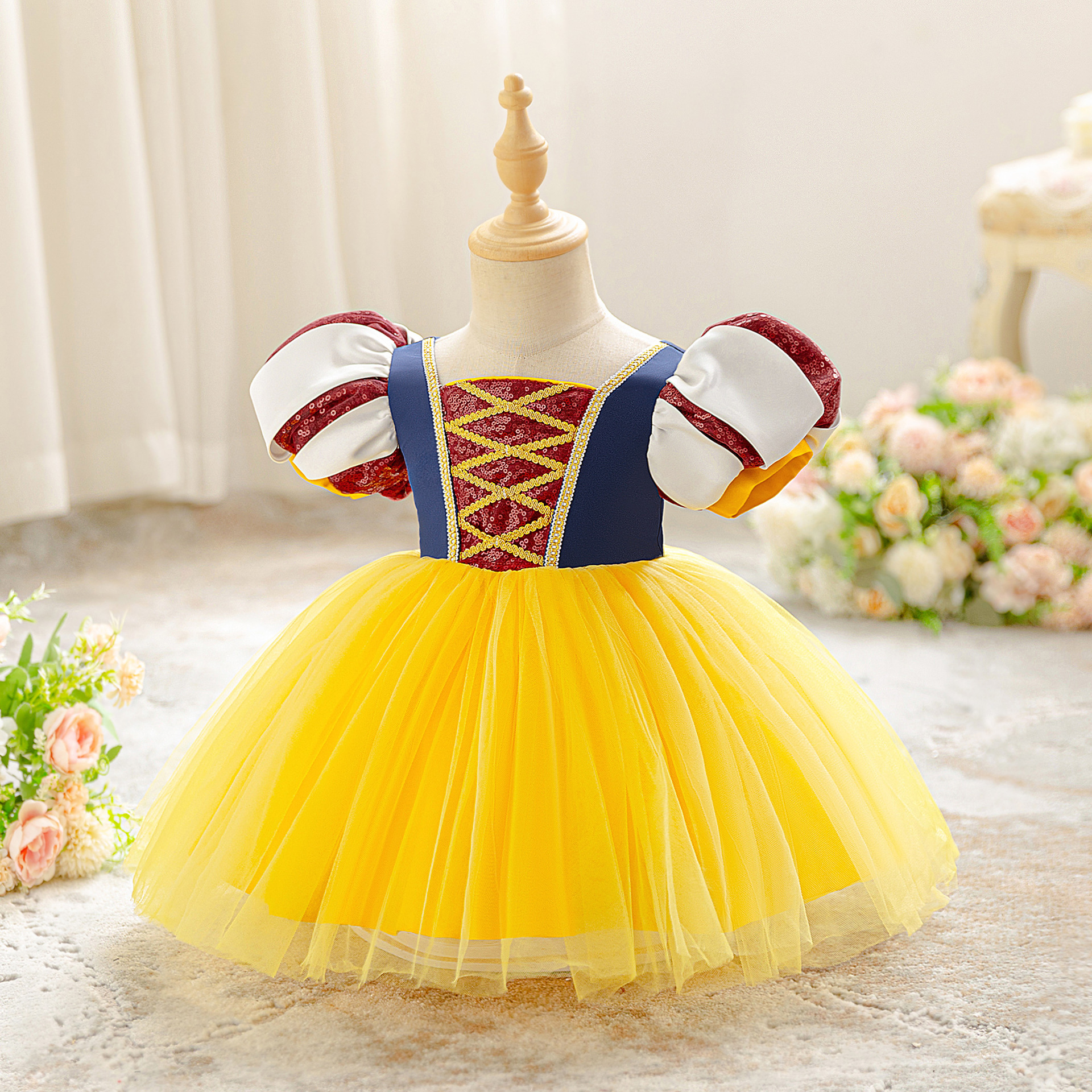 Ropa para niños transfronterizos, faldas para niñas, vestidos de princesa de nieve blanca, vestidos de princesa para niñas pequeñas y medianas, vestidos de noche de un año para bebés de estilo extranjero