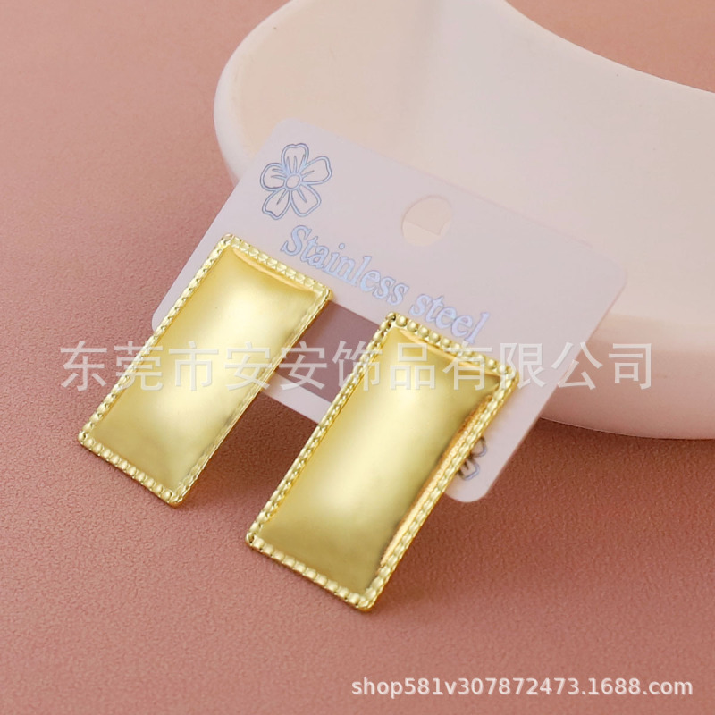 复古法式经典图案爱心耳钉约会礼物优雅轻奢高级感简约钛钢饰品女|undefined