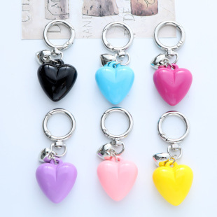 Europe and the United States color resin love key chain cross-border imitation metal heart decoration pendant bag couple gift pendant