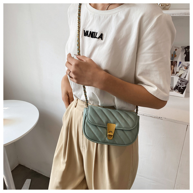 Fashion Chain Solid Color Shoulder Messenger Small Square Bag Wholesale display picture 9